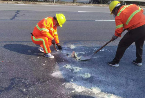 龙江镇公路下沉注浆加固